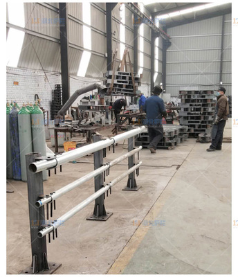 長(zhǎng)江市場(chǎng)不銹鋼橋梁護(hù)欄與宜昌代工廠家在家具銷(xiāo)售中的機(jī)遇與挑戰(zhàn)